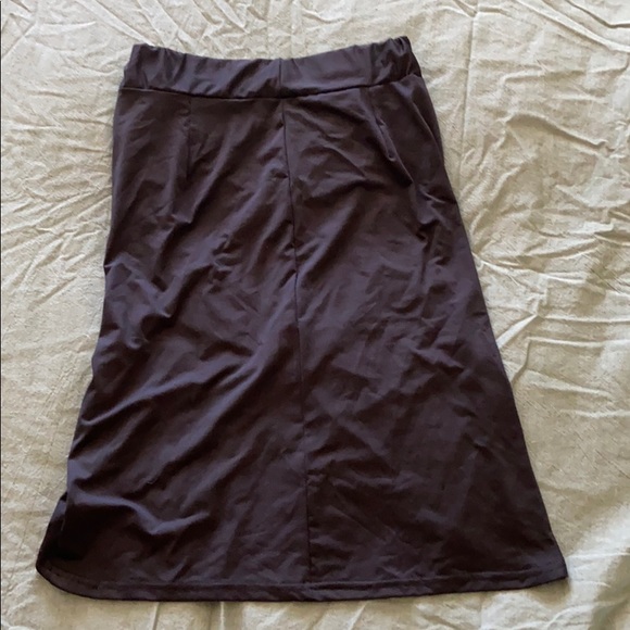 black skirt - Picture 2 of 2